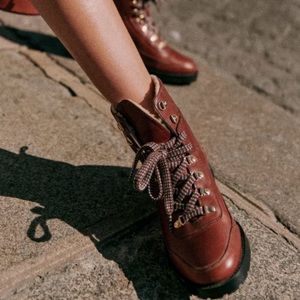 Sézane Robyn brown ankle boots, 8 lace up , brown, rubber sole